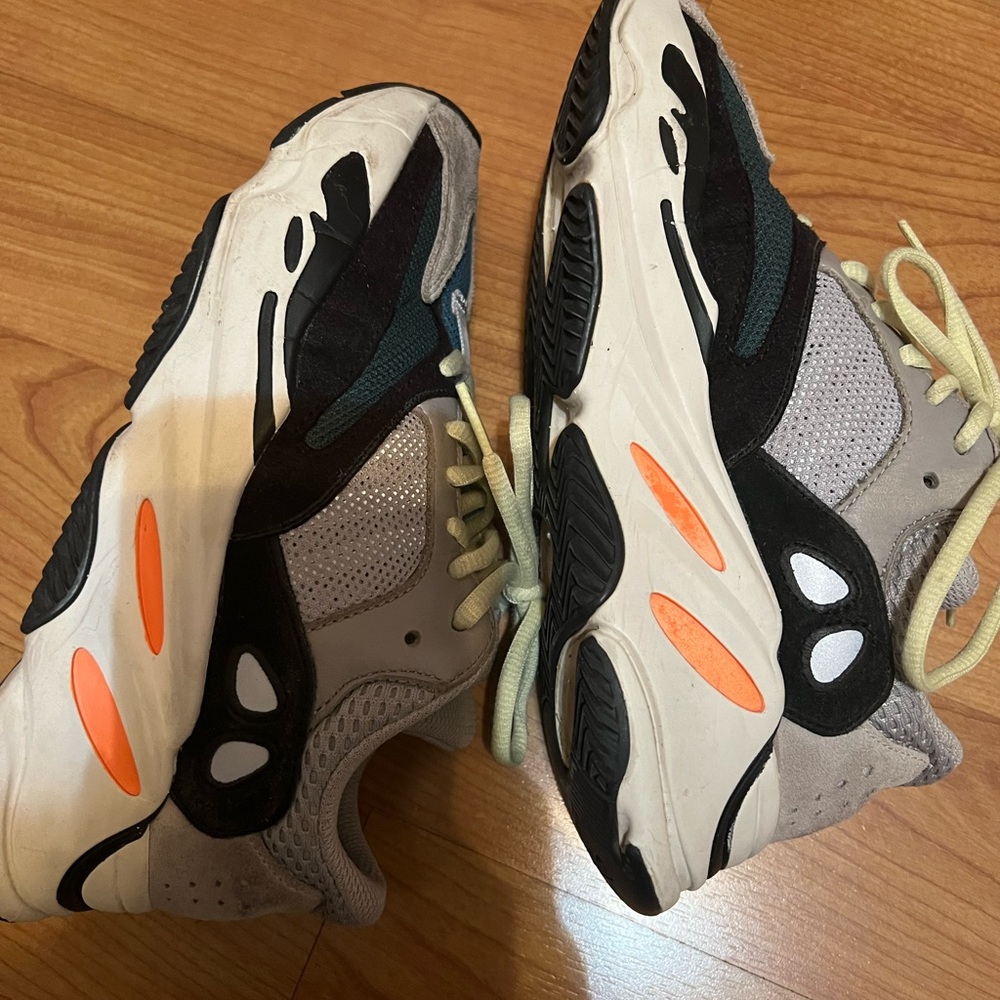 Size 4.5 - adidas Yeezy Boost 700 Wave
Runner 2017